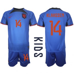 Holland Davy Klaassen #14 Replika Babytøj Udebanesæt Børn VM 2022 Kortærmet (+ Korte bukser)